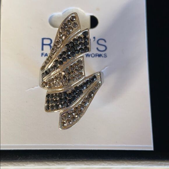 Nwt Ricki’s silver fashion ring - size 8 - Picture 2 of 4